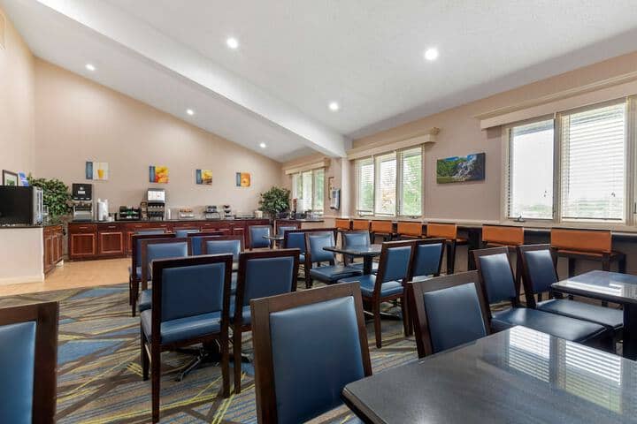 Breakfast area